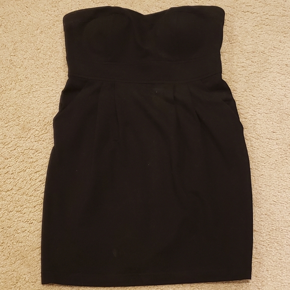 Black Forever 21 Strapless Pleated Dress. Lightly lined cups. Medium. EUC OBO - Picture 1 of 5